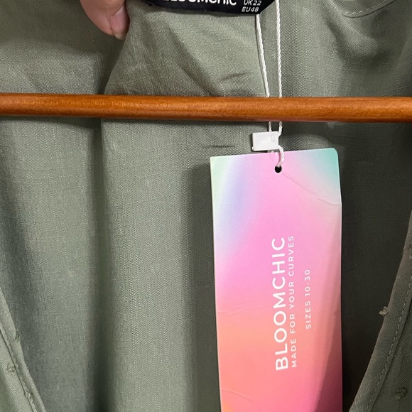 Bloomchic boho olive green flowey baby doll shirt. Size 18- NWT - Picture 4 of 9